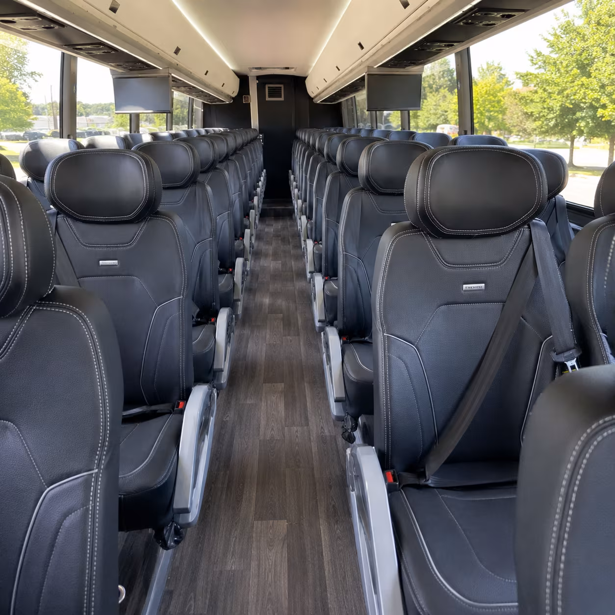 for quick and easy airport transfers between miami gardens and mia or fll
