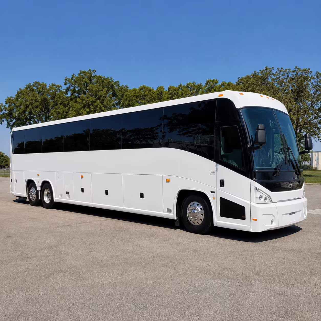 hollywood ease daily commutes with hollywood charter buses