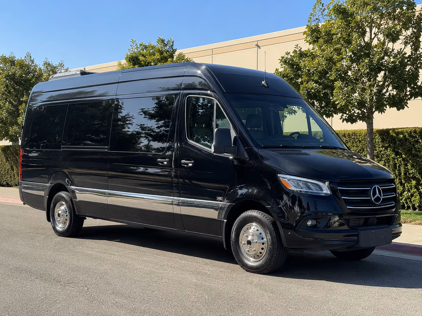 hollywood seamless shuttles to every hollywood private event