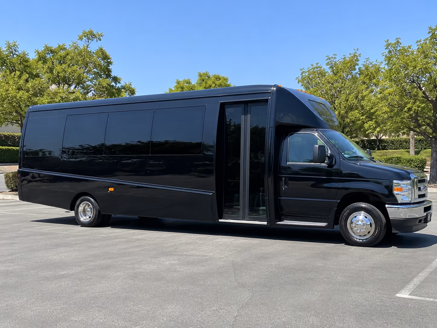 palm beach gardens spacious charter bus rentals for palm beach gardens wedding groups