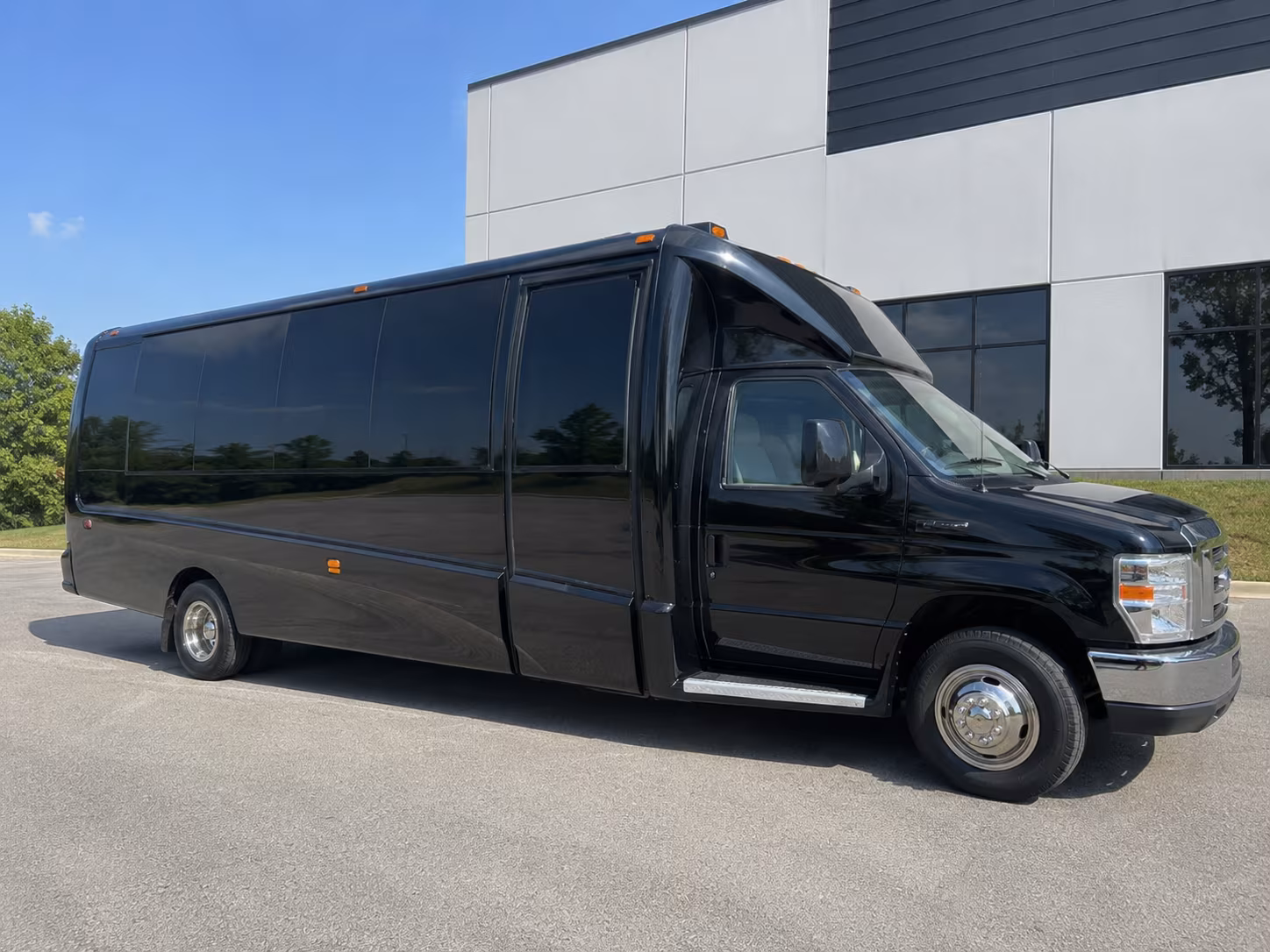 weston concert bus rentals for groups and fans